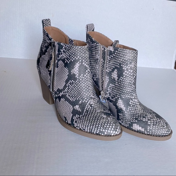 Faux Leather Double Zip Gray Snakeskin Bootie - Picture 6 of 8